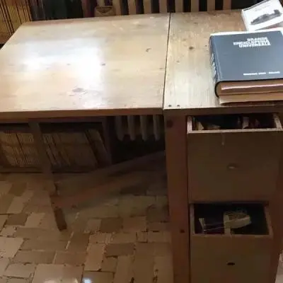 Scrivania in legno